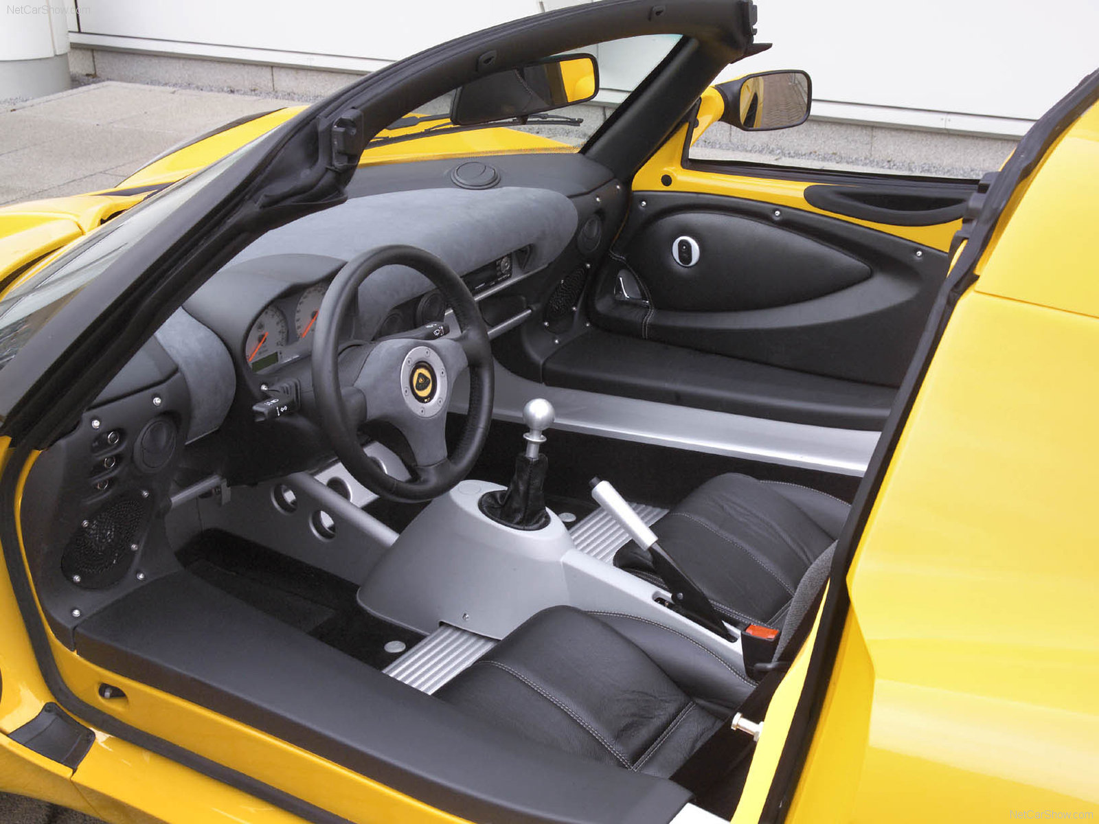 http://cdn6.3dtuning.com/info/Lotus%20Elise%202002%20Coupe/factory/2.jpg